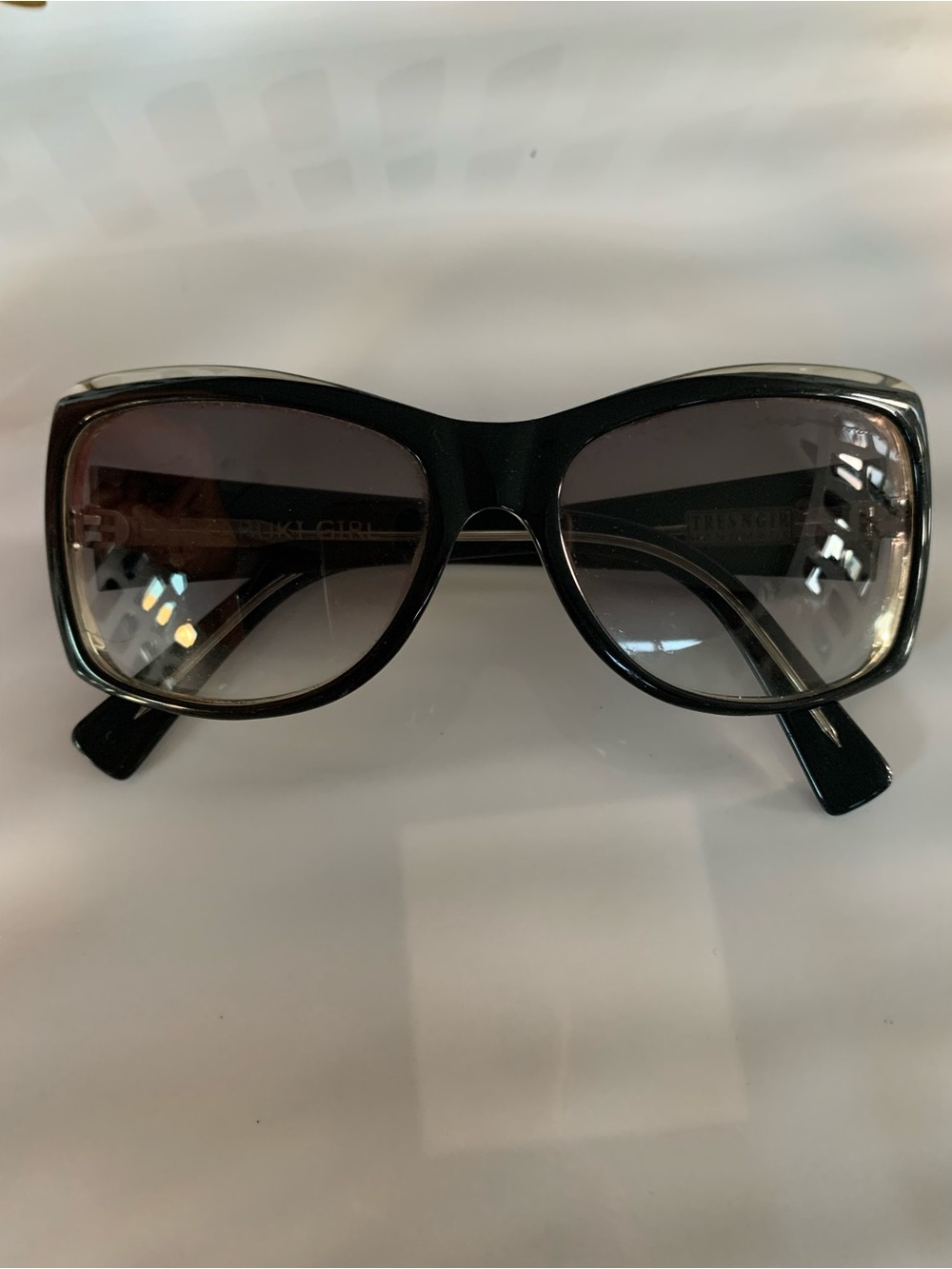 Tres Noir Kabuki Girl sunglasses with anchor emblems on the temples